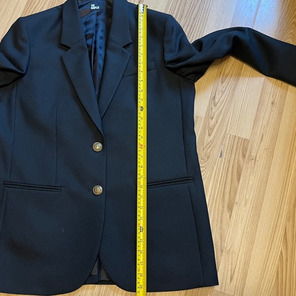 The Kooples (38/6) boxy, oversize wool blazer with gold buttons, like new. - Picture 12 of 16